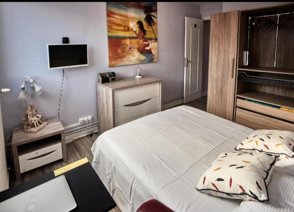 Chambre à louer dans un appartement proche du centre-ville Nevers Extérieur photo